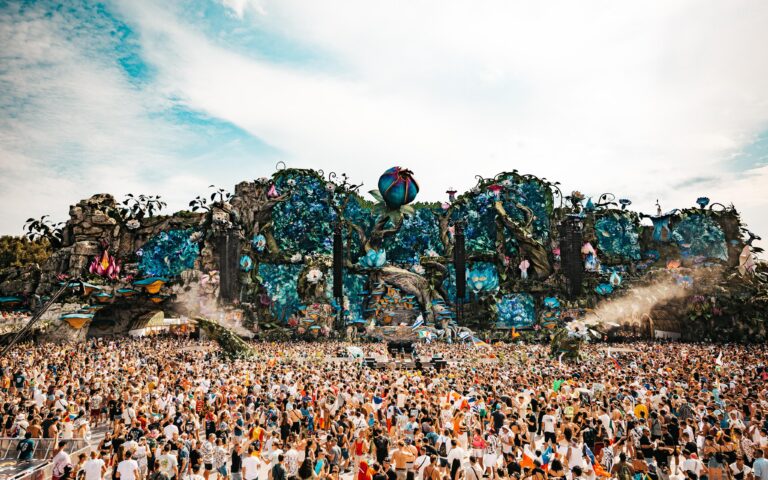 TOMORROWLAND