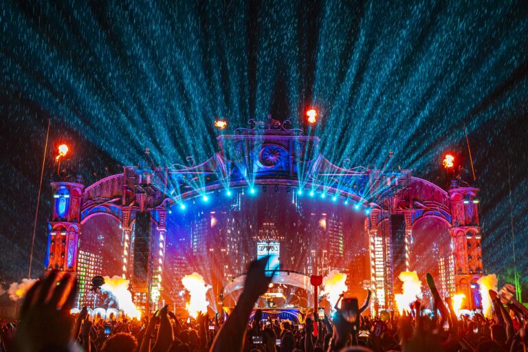TOMORROWLAND