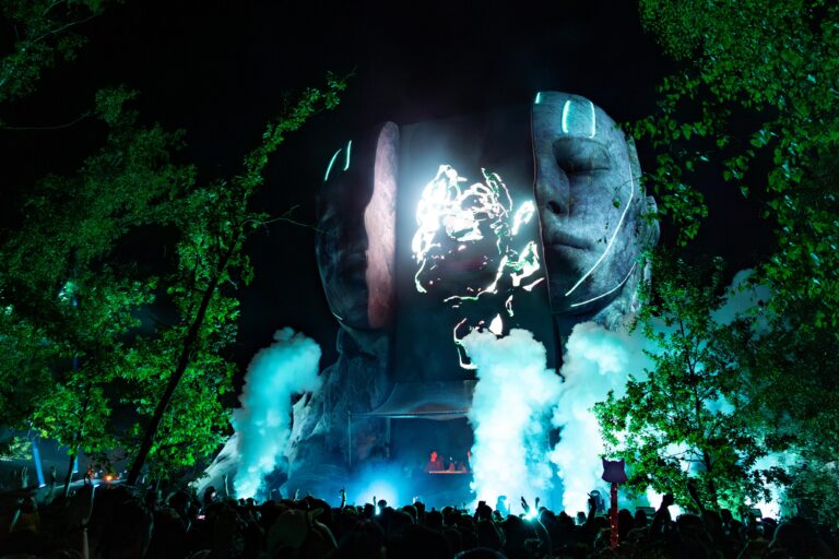 TOMORROWLAND